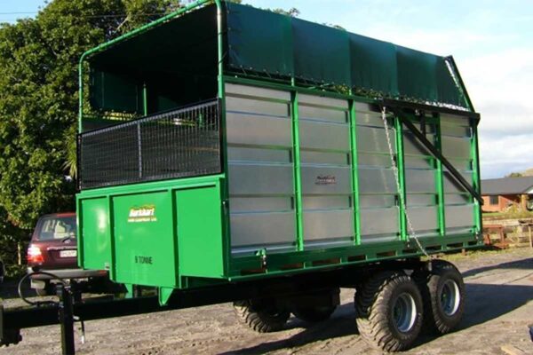 8 Tonne Tandem Trailer with Maize Cage