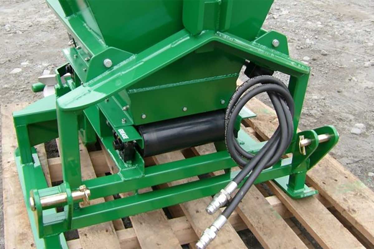 SAND SPREADER