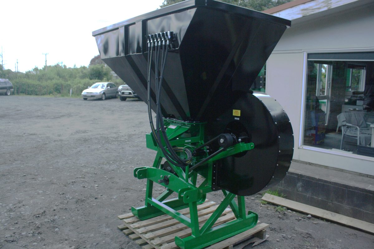 3 PT LINKAGE 1 TONNE SPINNER BLOWER