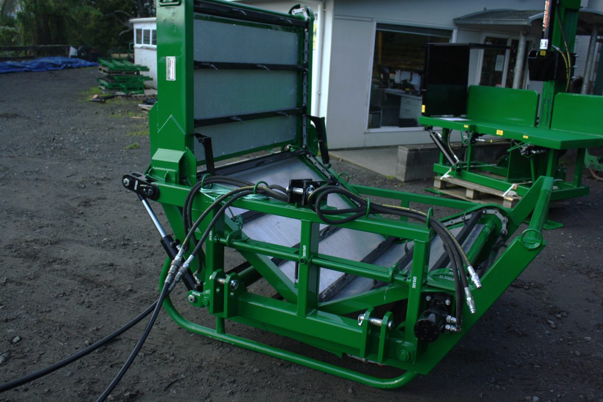 Trough feed Bale Feeder