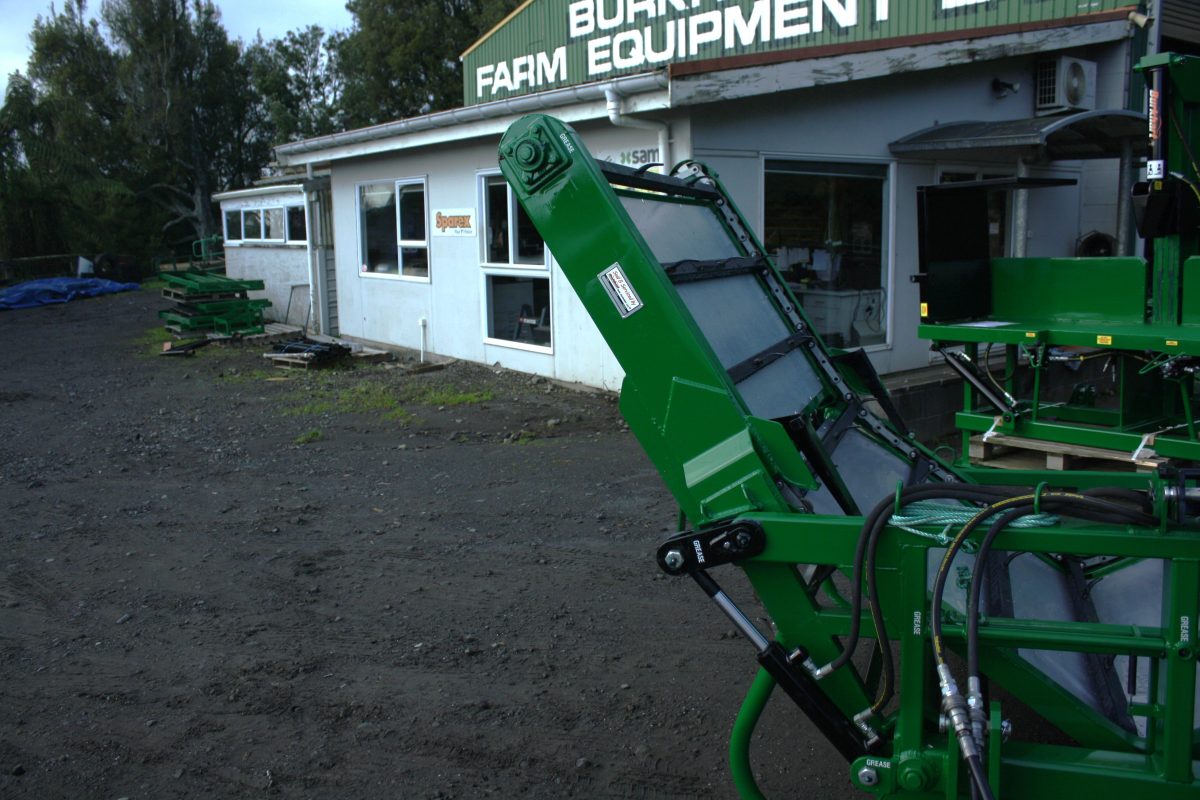 Trough feed Bale Feeder